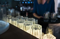 Gläser Bar